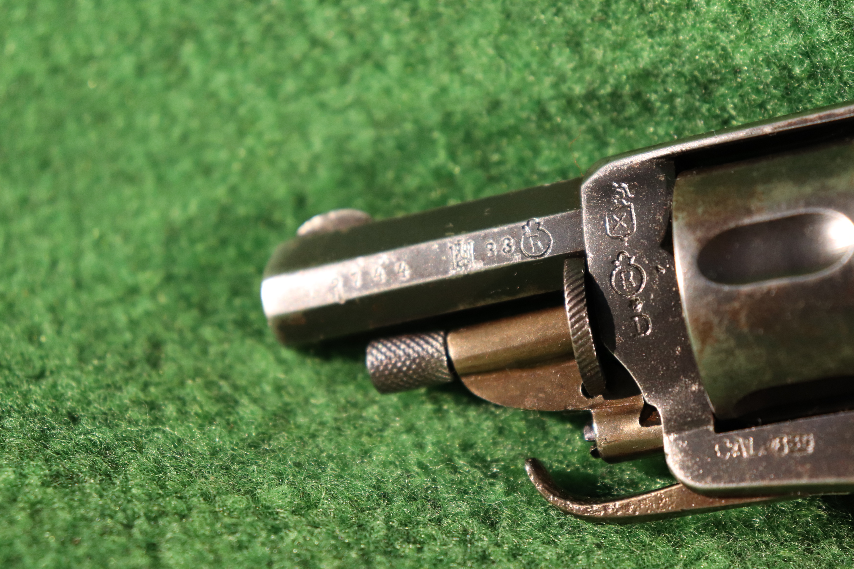 Revolver Hammerless cal.6.35mm Cat.D